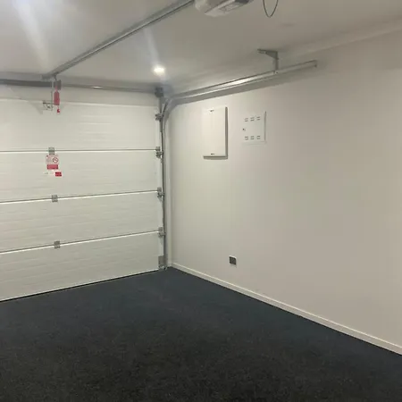 4 Bedroom Holiday Home At 99 Auckland Exterior photo