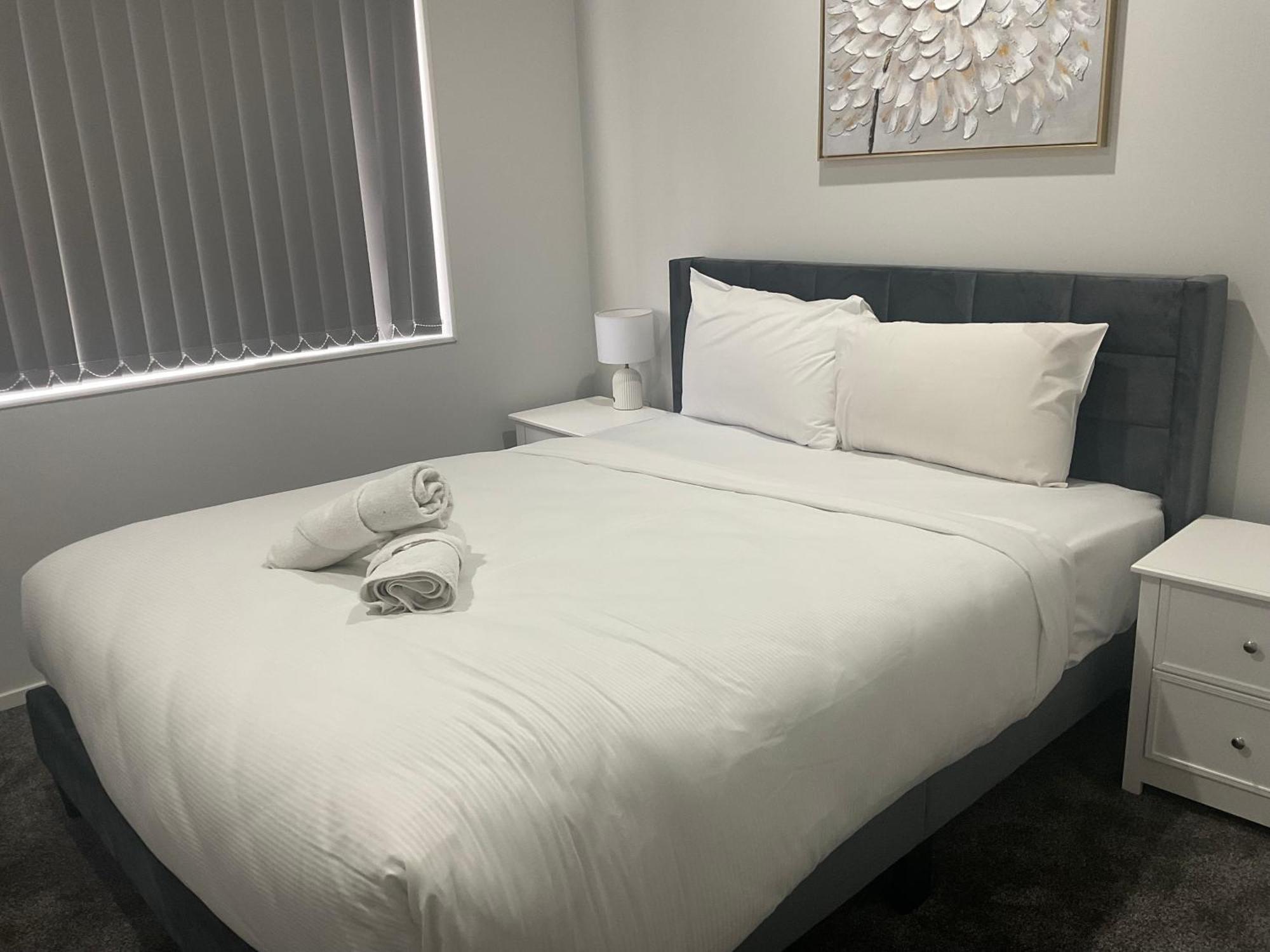 4 Bedroom At 99 *